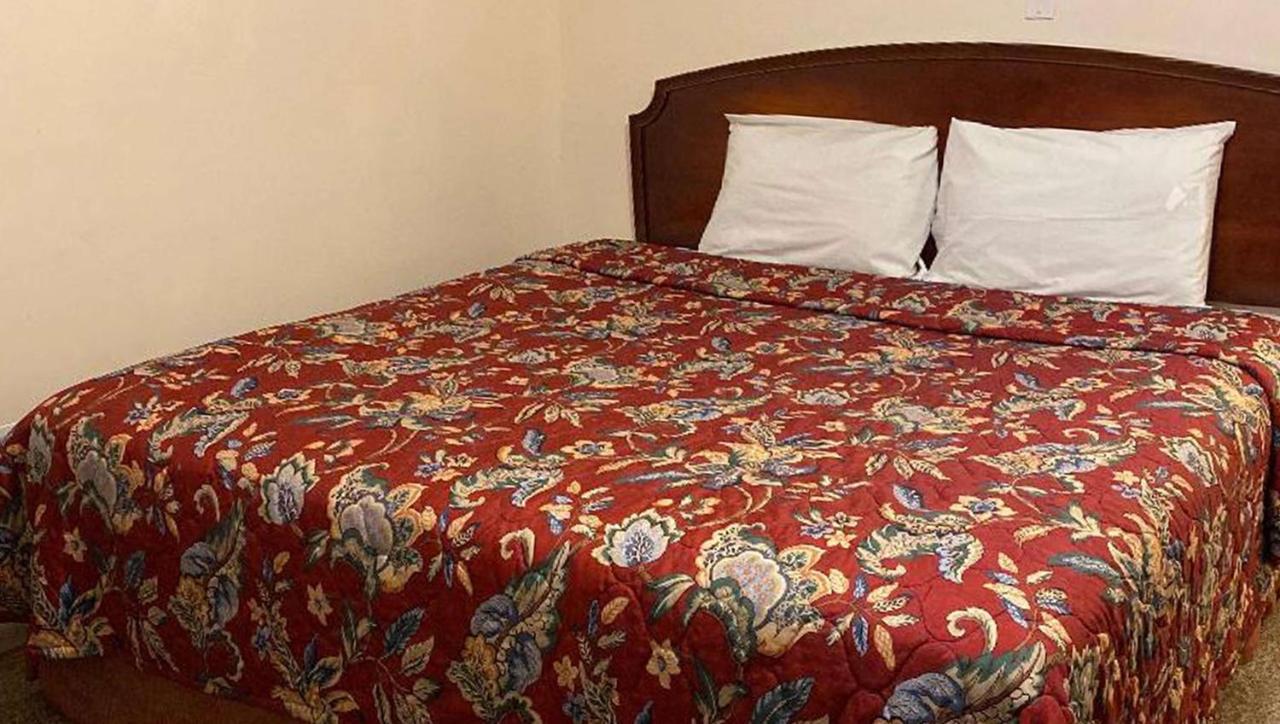 Country Place Inn And Suites White Haven Eksteriør bilde