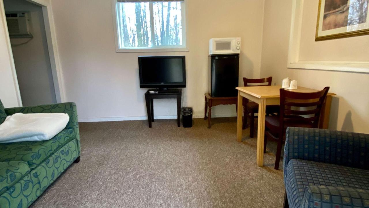 Country Place Inn And Suites White Haven Eksteriør bilde
